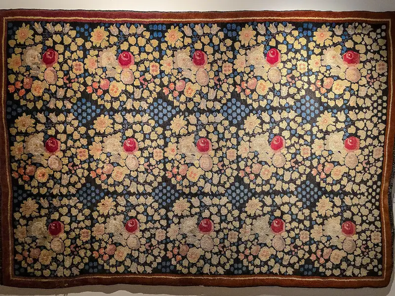 Tapis persan restauré après dégât — Paris